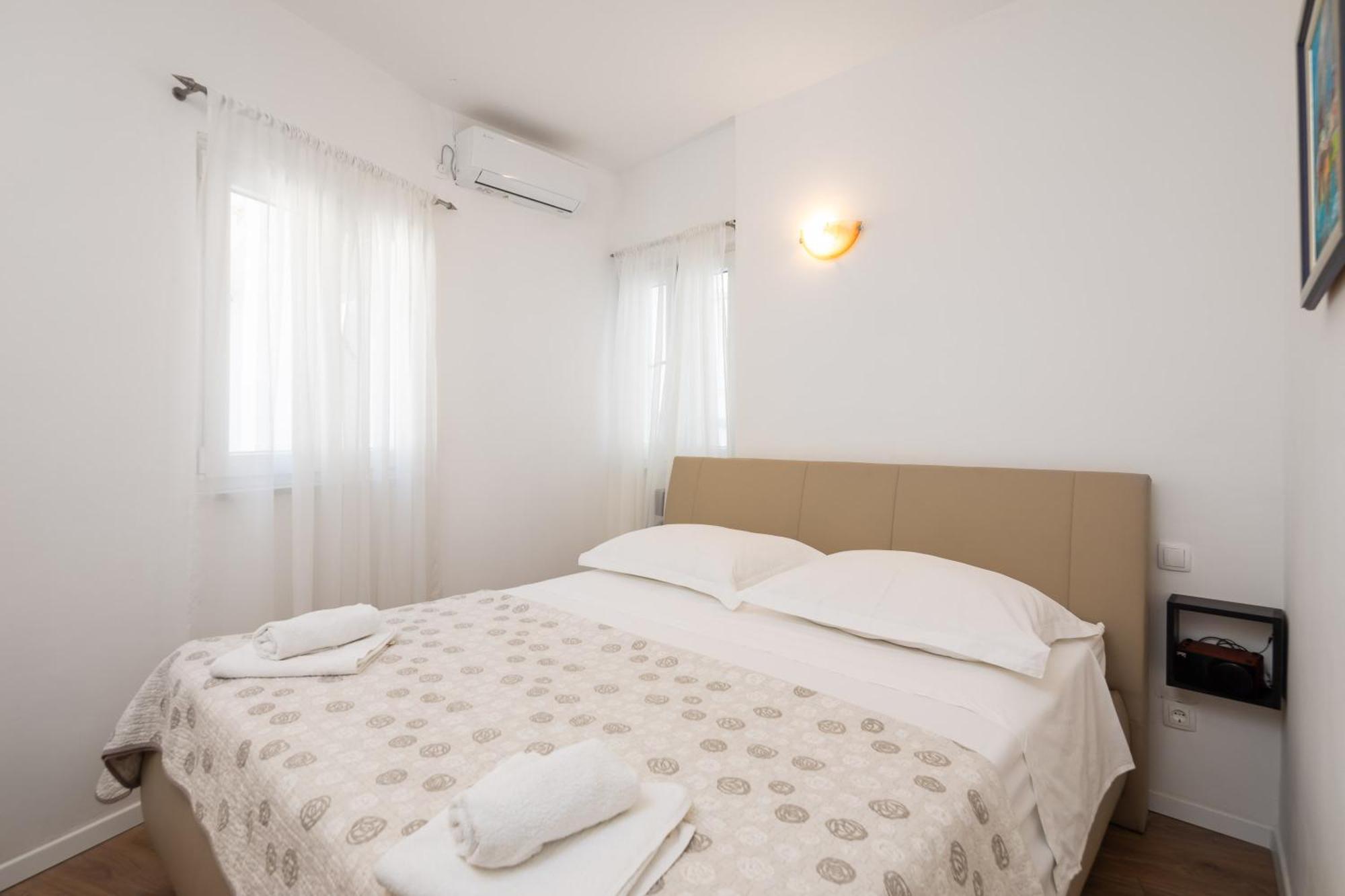 Caleta Seaview Suites II - Pool & Jacuzzi Lokva Rogoznica Zewnętrze zdjęcie